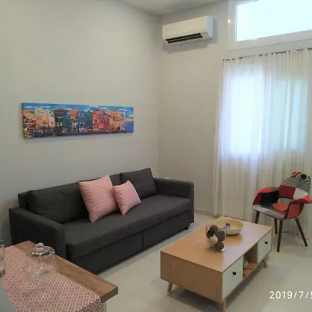 Brand New Central Διαμέρισμα